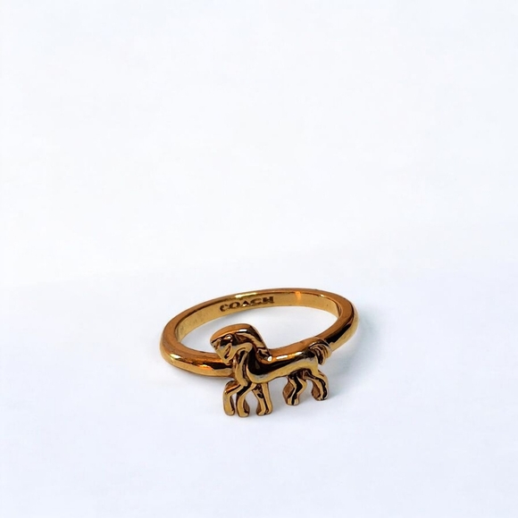 Coach Horse Ring | Size 7 | Gold Tone Signature Logo | Equestrian Motif - Picture 8 of 8